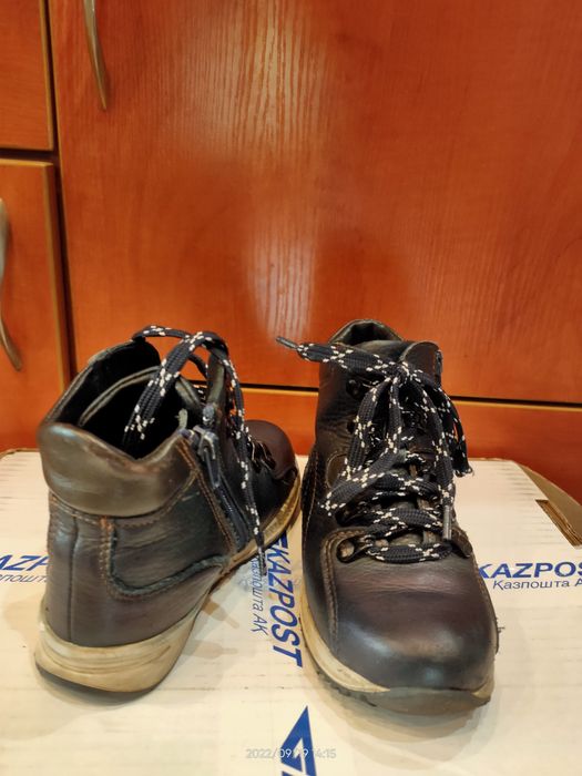 Продам ботиночки на мальчика 27 размер.