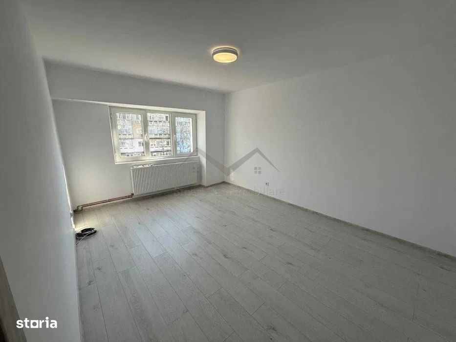 Apartament 2 camere Dacia Bicaz Renovat Nou etaj intermediar — fotografia 3