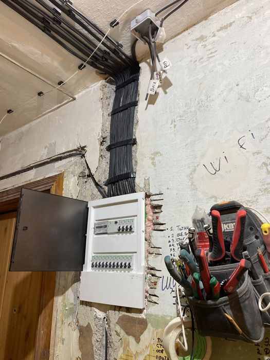 Электрик с опытом 8 лет