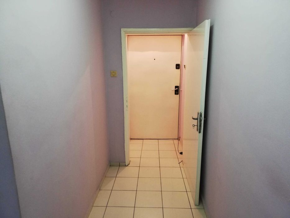 Дава се под наем Офис в Бургас, Център - 18 кв.м за 127.5 € - Снимка #5