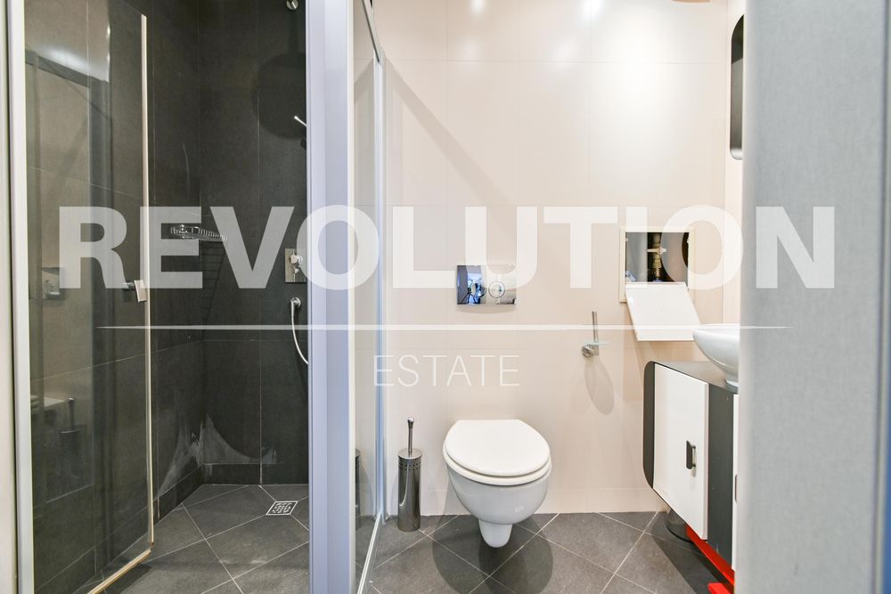 Дава се под наем Тристаен апартамент в София, Оборище - 100 кв.м за 1000 € - Снимка #10