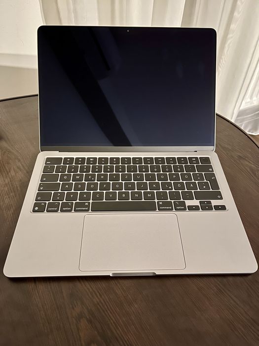 Vând Macbook Air M2, 8 GB, 256 GB, 2022
