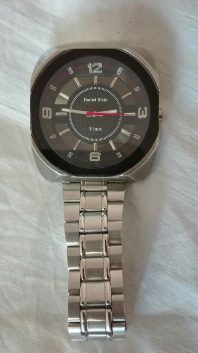 Ръчен часовник с батерия