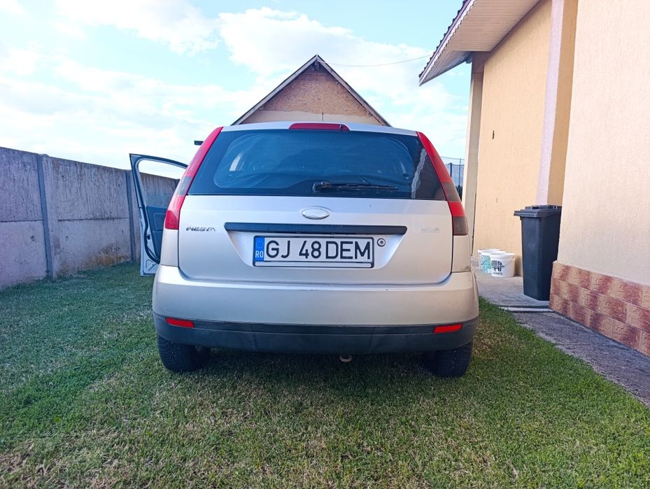 Vand ford fiesta benzina/GPL