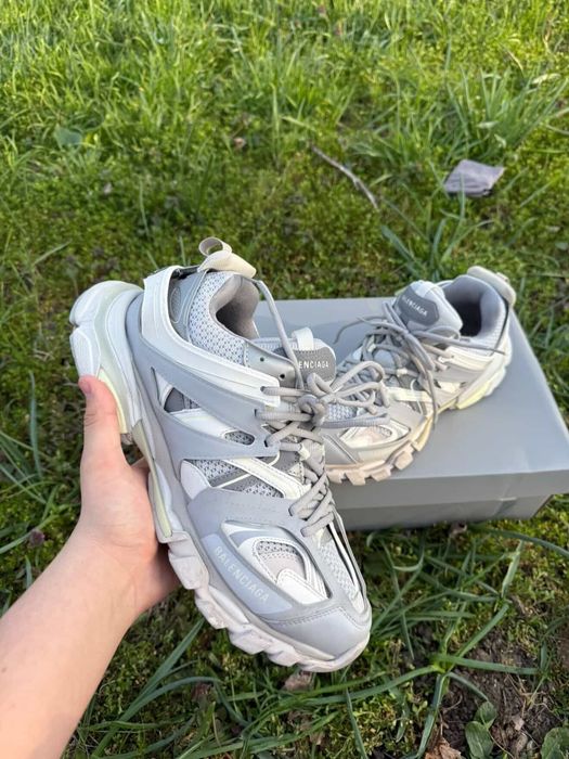 Balenciaga track led