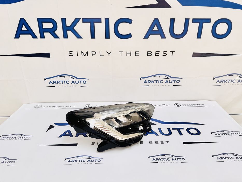 Far dreapta led Renault CLIO V model dupa 2019 cod 260100902R