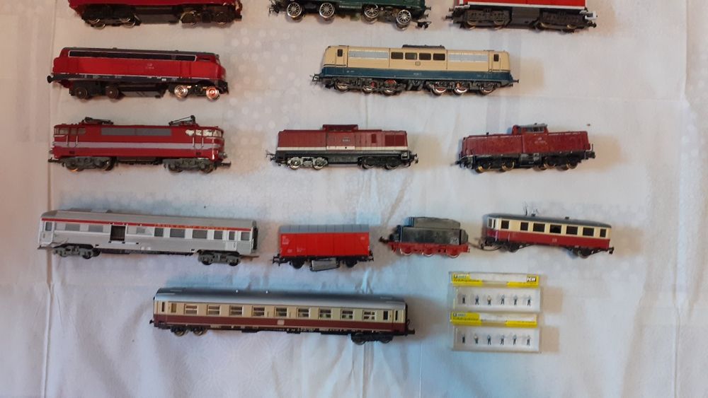 Locomotive&vagoane&tender trenulet electric scara HO