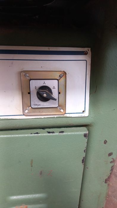 фреза с четириролков подавател мотор 4kw.