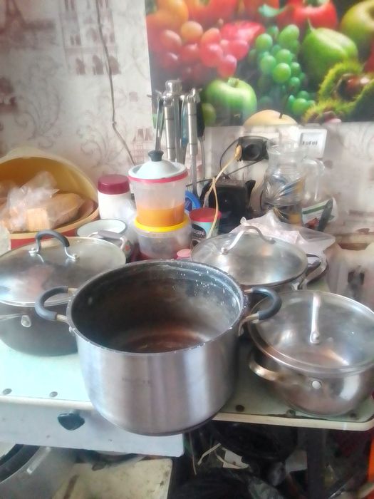 Кастрюли и сковородки