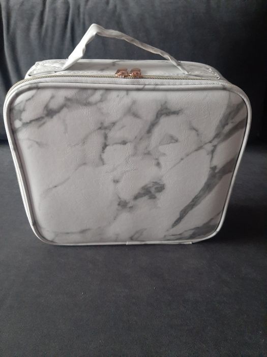 Продам косметичку