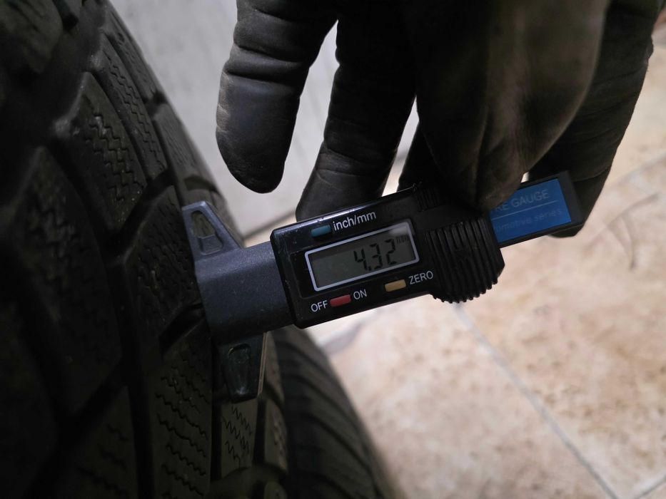 2бр Зимни гуми 265 40 20 - Dunlop -