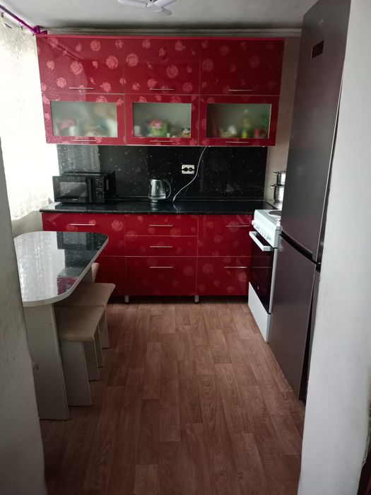 Уютный трёхкомнатный дом в 14 микрорайоне - заезжай и живи