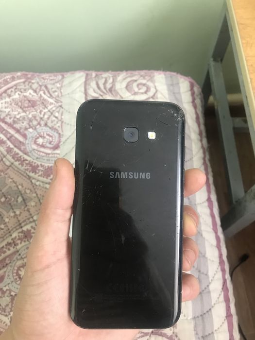 Samsung A5 2017 года в хорошем состоянии