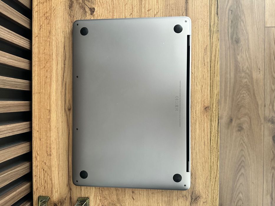 Продавам MacBook Pro 13 инча, модел 2017 г.