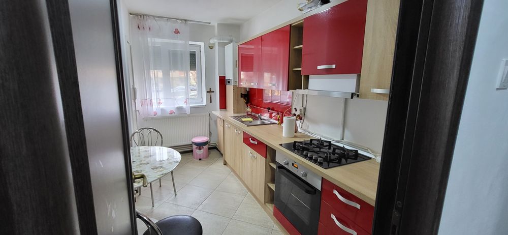 Vând apartament 2 camere, Etaj 1, Bumbești-Jiu