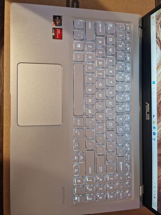 Laptop ASUS VivoBook, Ryzen 3, 8GB RAM, SSD 256 Gb, 15.6 inch