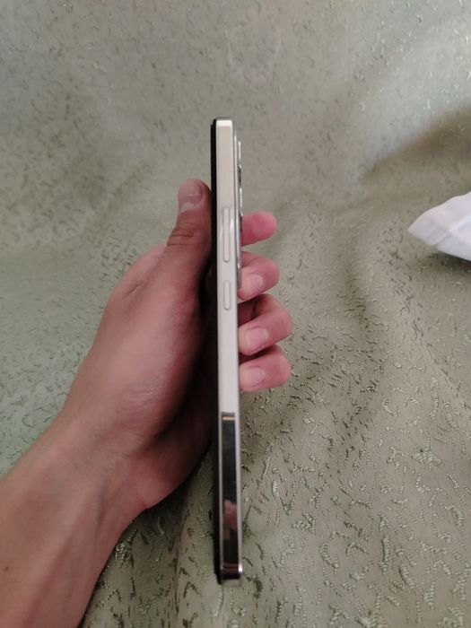 VIVO v40 lite 256 / 12 gb