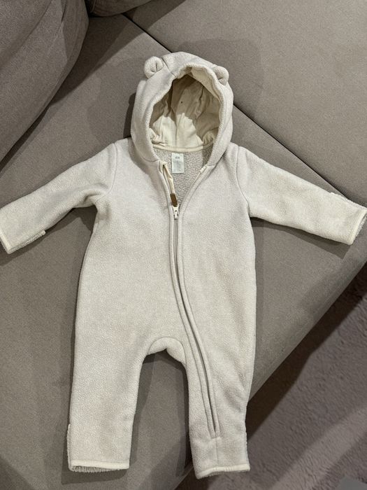 Плюшен гащеризон с качулка HM