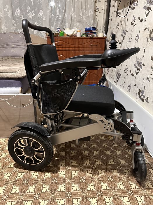 Продаю инвалидную коляску