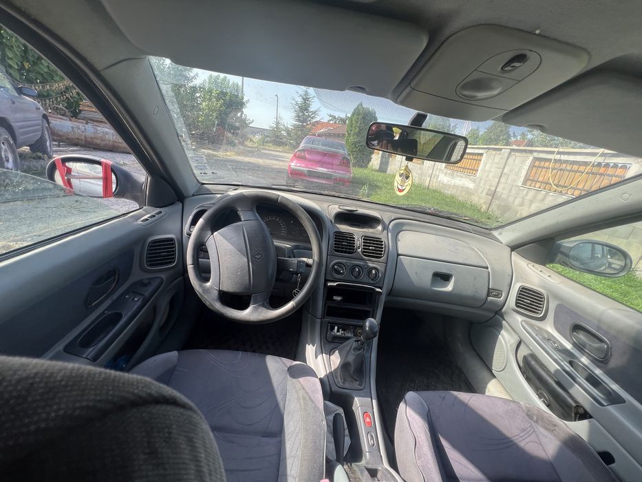 Renault Laguna I ( 1999г 1.8i ) на части