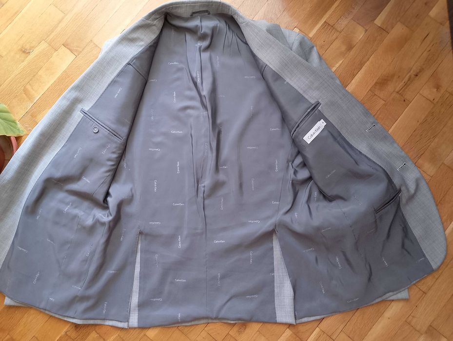 Мъжки костюм Calvin Klein 56