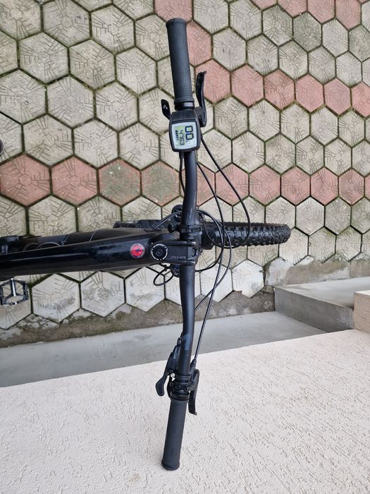 Vând montain bike electrica cube stereo hybrid