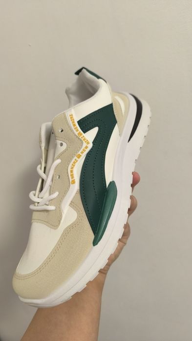 Новые хорошие кросовки