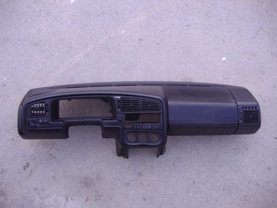 Панель торпеда Ауди А80, А100, А6, пассат В3,В4,В5