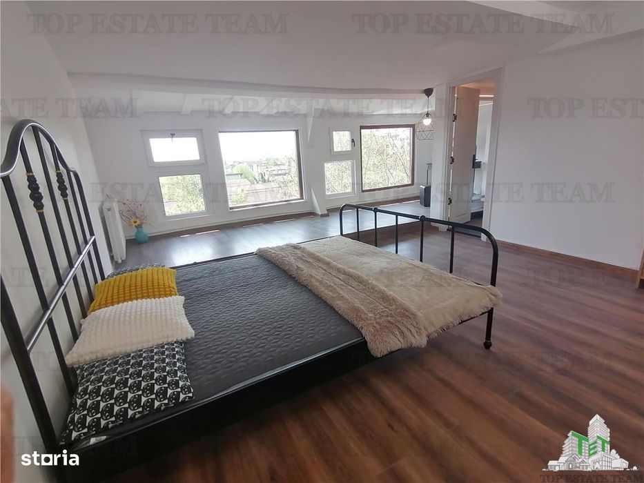 Apartament mansardabil de vanzare