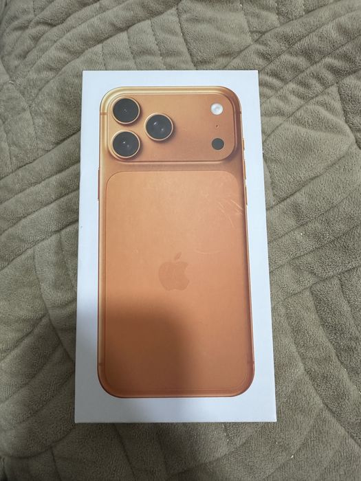 Продам Айфон 17 про