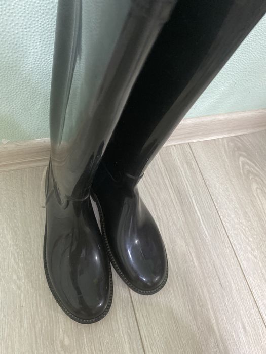 Продаю резиновые сапоги