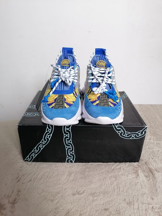 Versace chain reaction