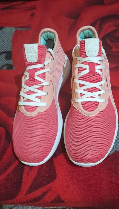 Vând urgent adidași adidas nr,38