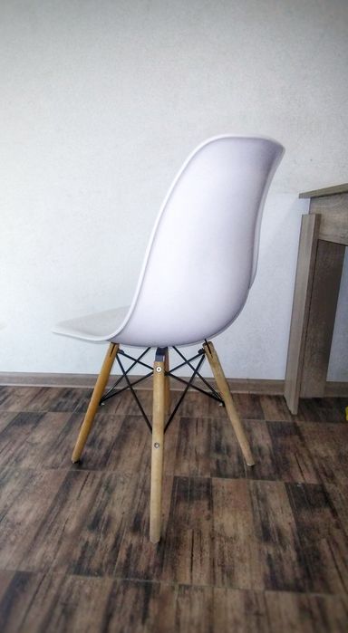 Vând set masa extensibila cu 4 scaune