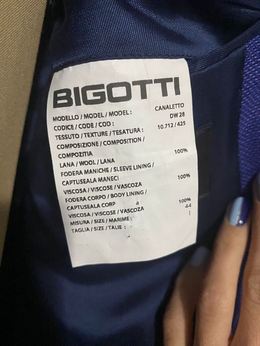 Sacou Bigotti aproape nou.