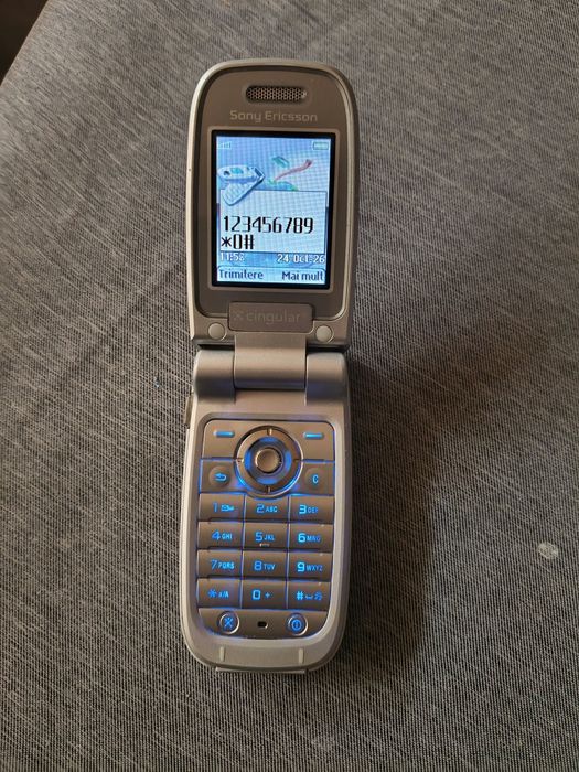 Sony Ericsson z525a cingular ( liber de rețea,lb română)