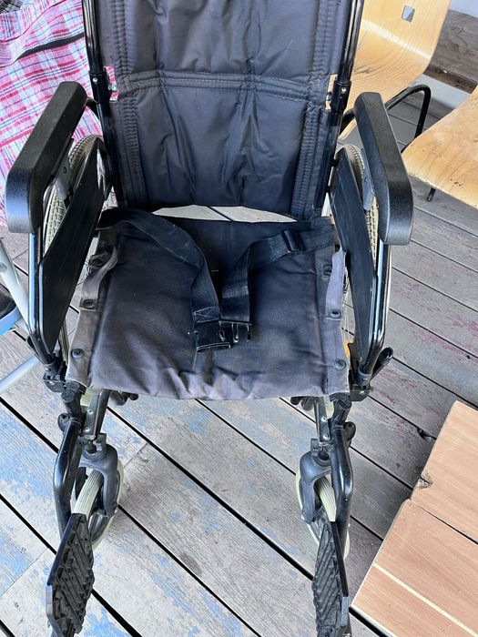 Продам коляску инвалидную