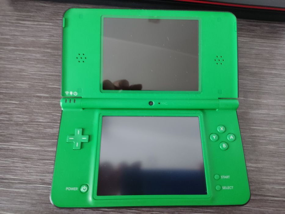 Nintendo DSi XL/LL