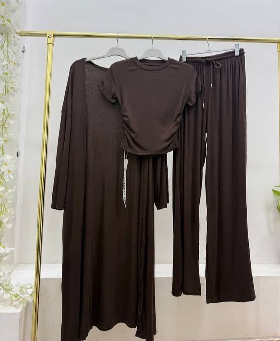 Trenddagi abayali troyka