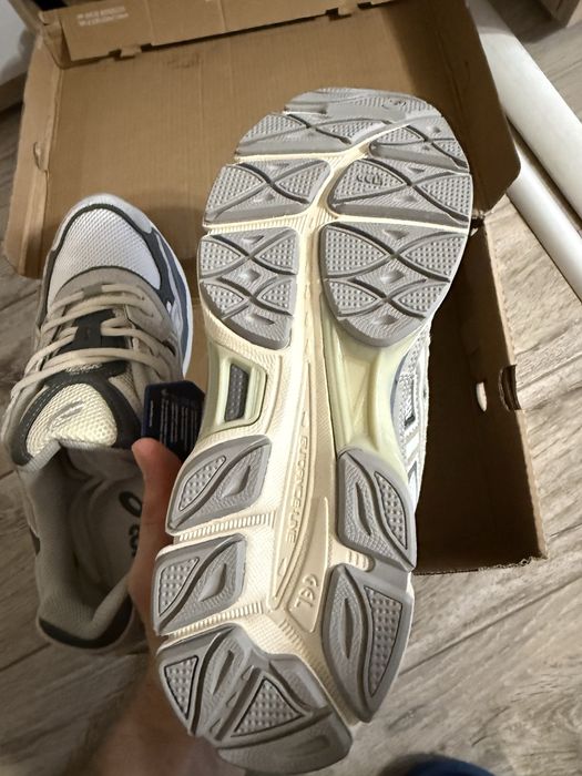 Asics Gel NYC Cream/Oyster Grey Noi