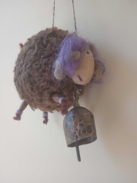 Работилница "Красиви неща" ръчно изработена овца от естествени матер.