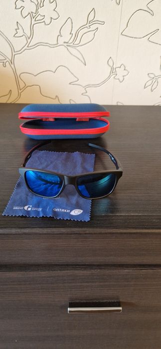 Продавам детски слънчеви очила