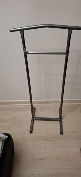 Продам вешалку напольный