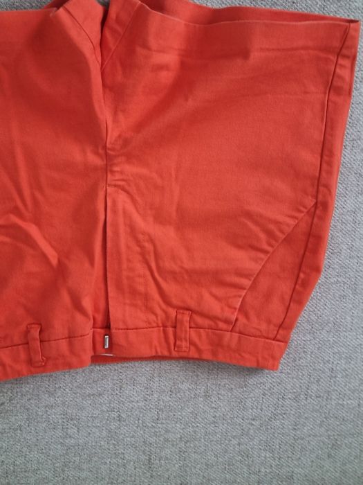 Pantaloni scurti