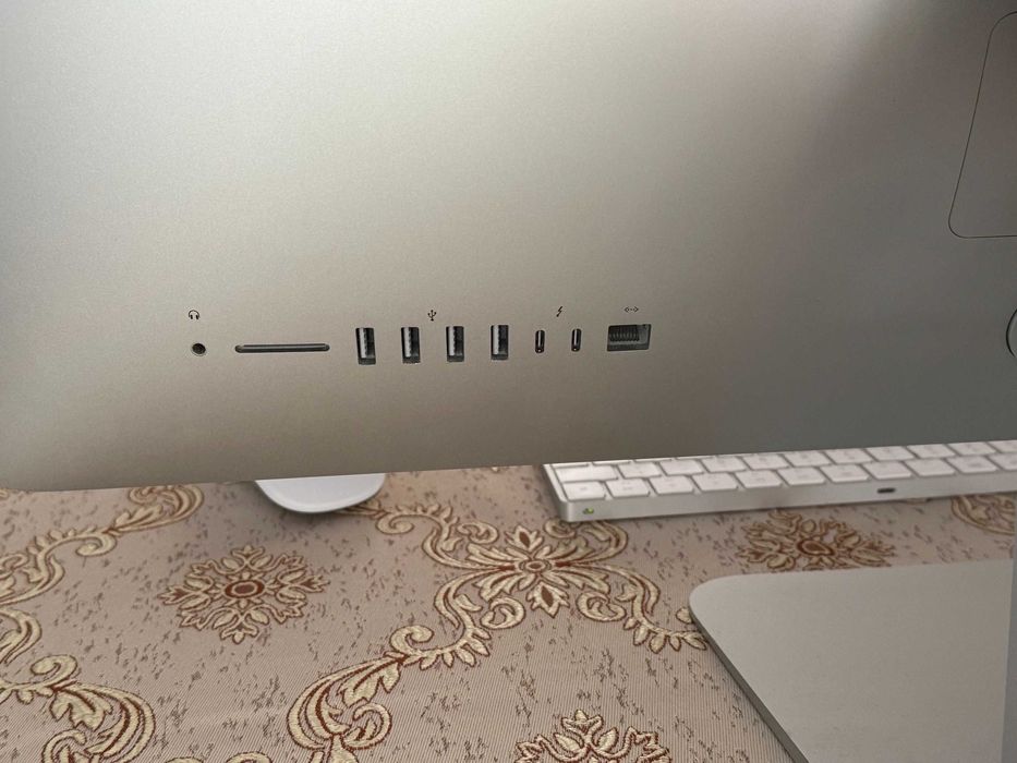 Apple iMac Retina 5K 27 Late 2017 / 16GB RAM / Radeon Pro 570