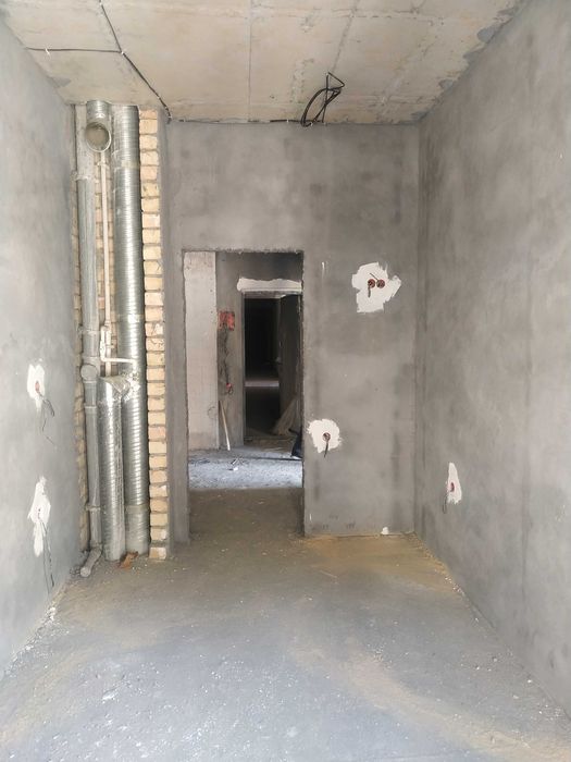 Сергели Машина бозор олдида 3 хонали новостройка сотилади. 89 м2