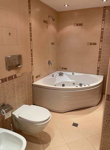 Дава се под наем Тристаен апартамент в София, Зона Б-19 - 117 кв.м за 800 € - Снимка #11