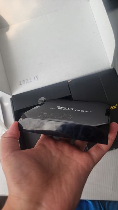X96 Max televizorni smart TV qiladigan tunner