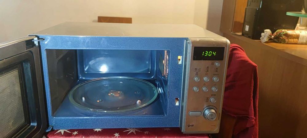 Микровълнова печка с грил  "SAMUNG"