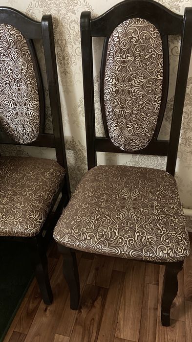Стол со стульями